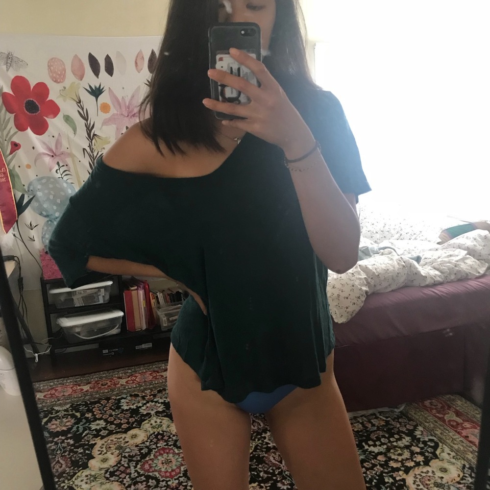 slouchy cold shoulder dark forest green tee